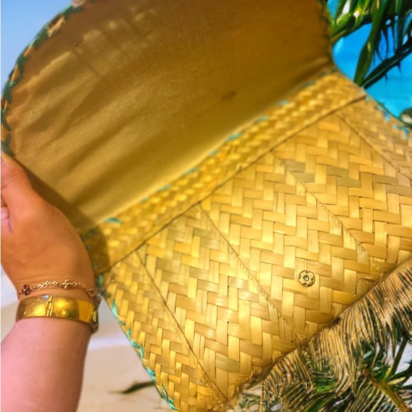 Handwoven Tan and Blue Clutch - Picture 3 of 3